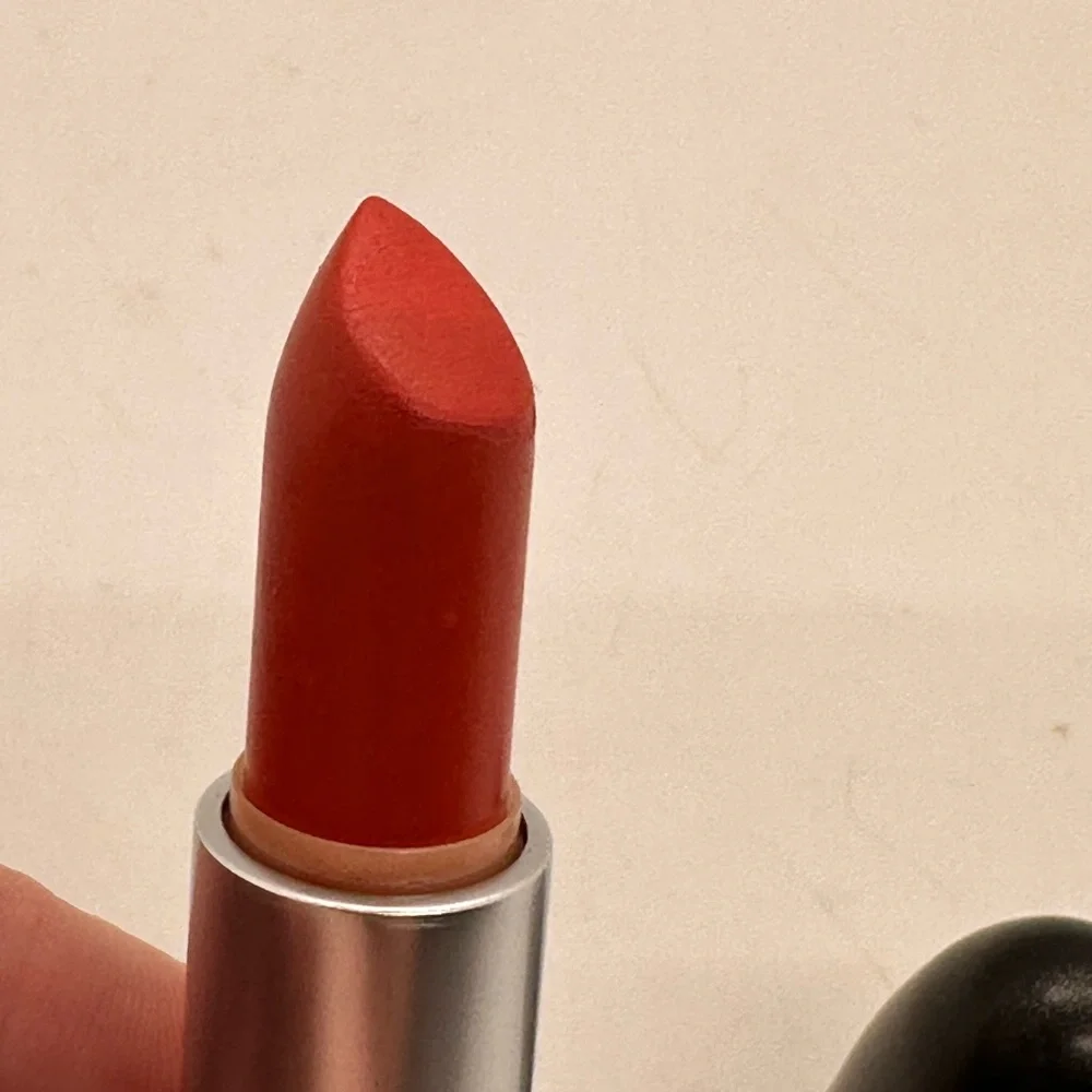 MAC 829 Satin Lipstick~PEACHY NEW‎ YEAR~Soft Peach Gold Undertone New!